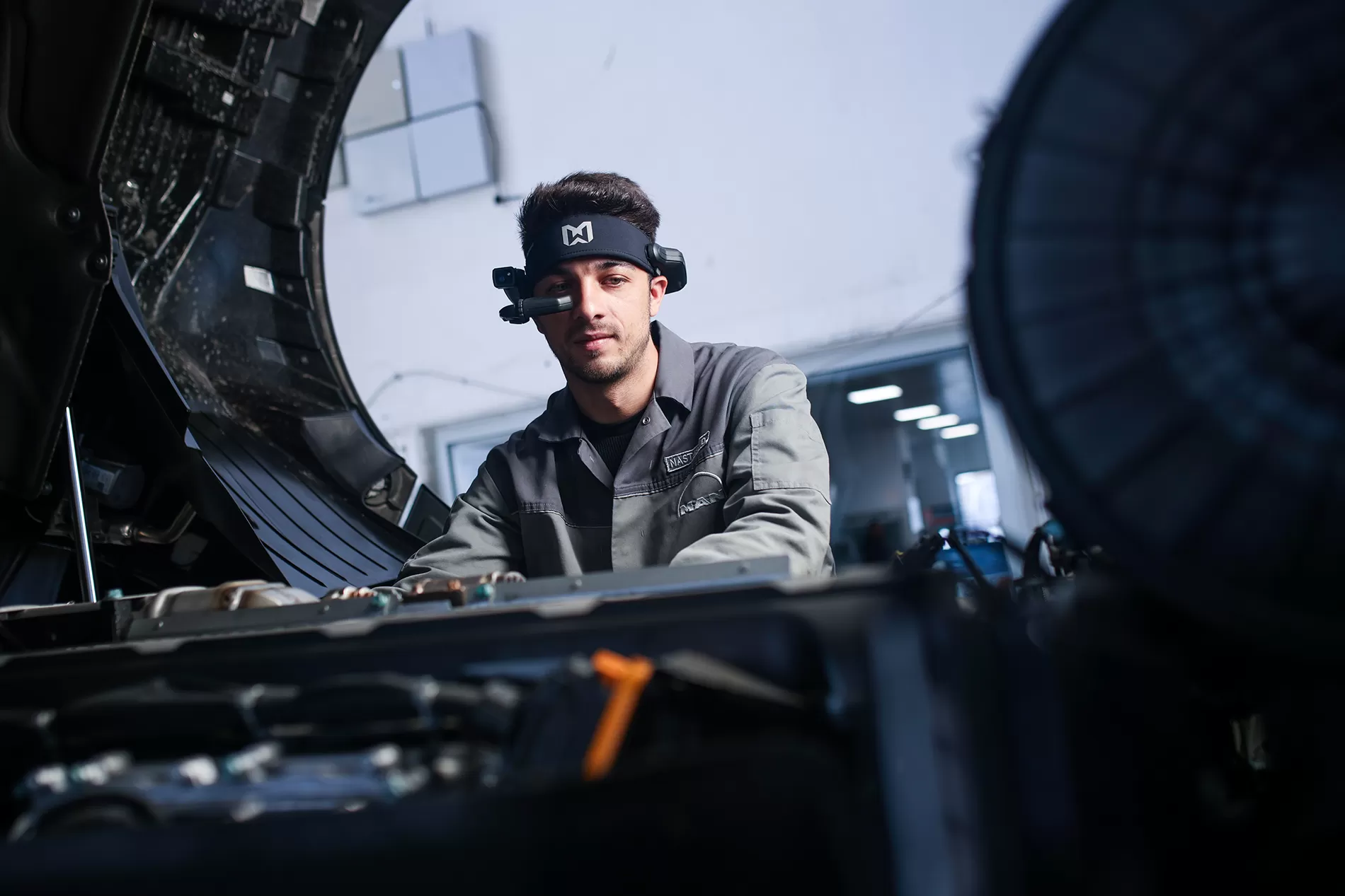 MHS Truck & Bus reduce timpul de imobilizare a camioanelor cu ajutorul dispozitivelor de realitate asistată