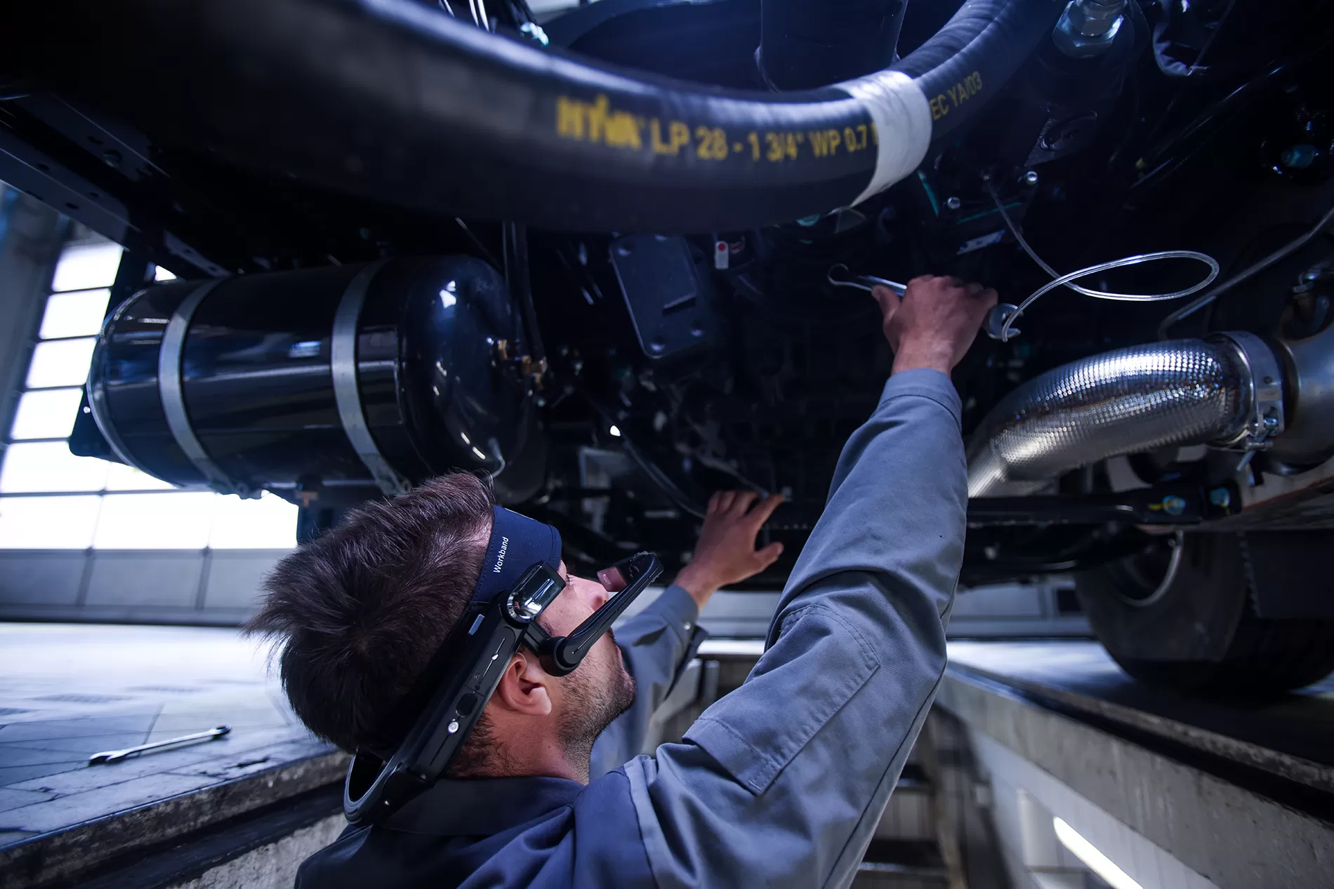 MHS Truck & Bus reduce timpul de imobilizare a camioanelor cu ajutorul dispozitivelor de realitate asistată