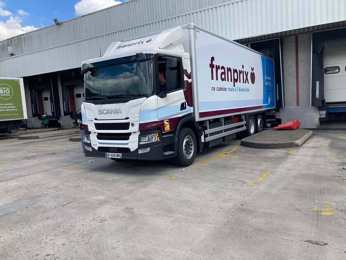 Franprix operează primul camion electric Scania cu baterii din Franța 3 Franprix operează primul camion electric cu baterii Scania din Franța