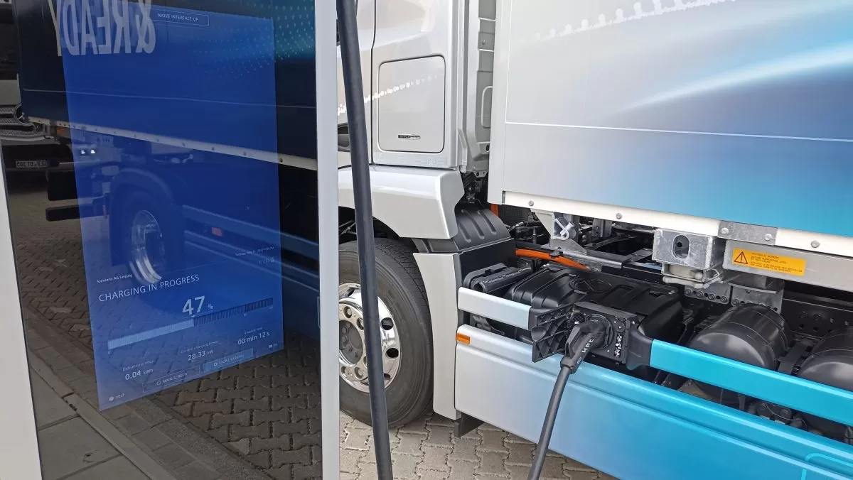 Test Mercedes-Benz eActros 300: Întâlnire cu viitorul 12 Test Mercedes-Benz eActros 300: Întâlnire cu viitorul