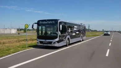 MAN a dezvoltat un autobuz care oprește automatizat în stații, cu mare precizie