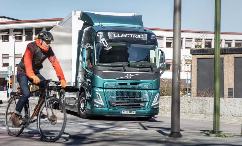 Camioanele Volvo devin mai sigure în trafic pentru bicicliști și pietoni