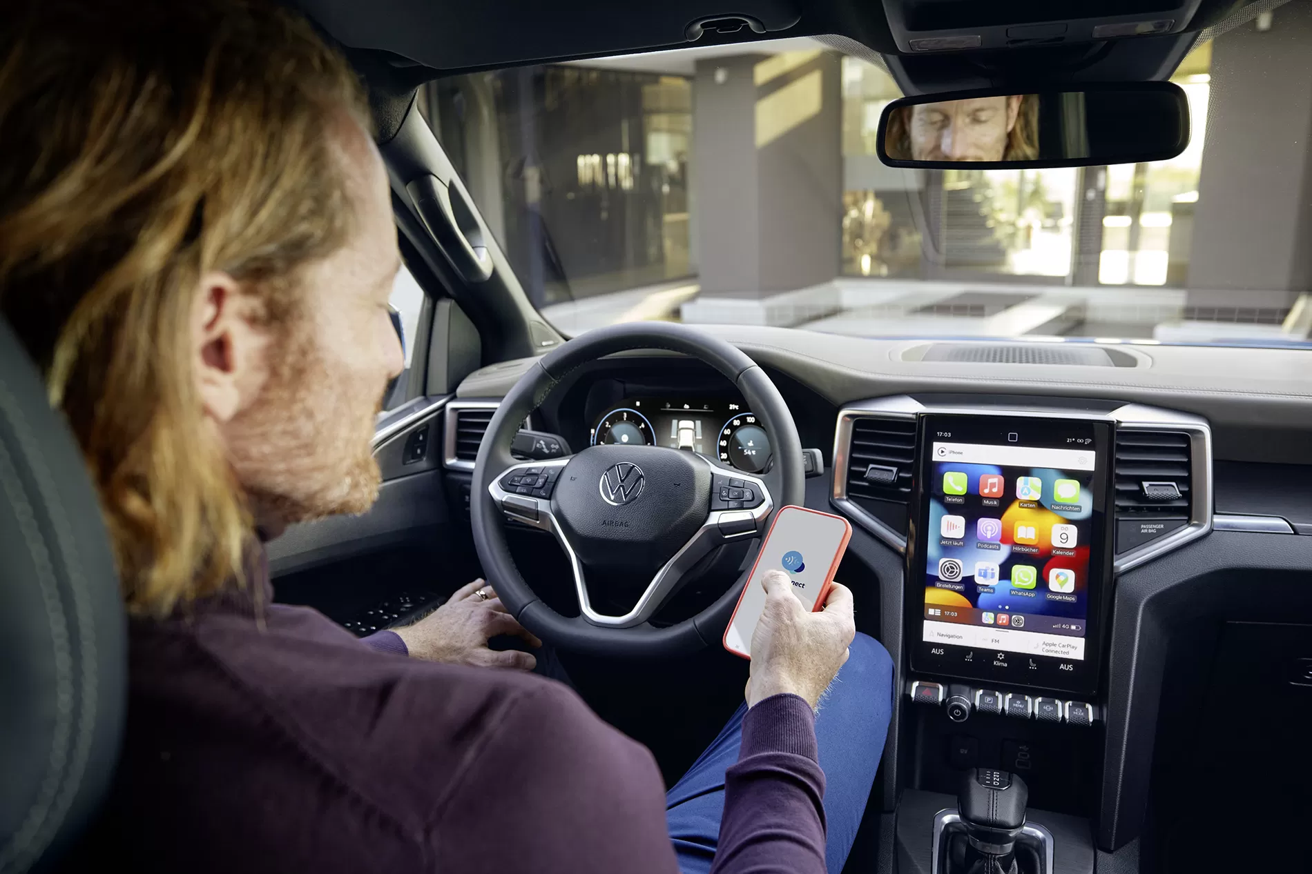 Noul VW Amarok vine cu un nou design și o sarcină utilă de 1,16 tone 10 interior 2