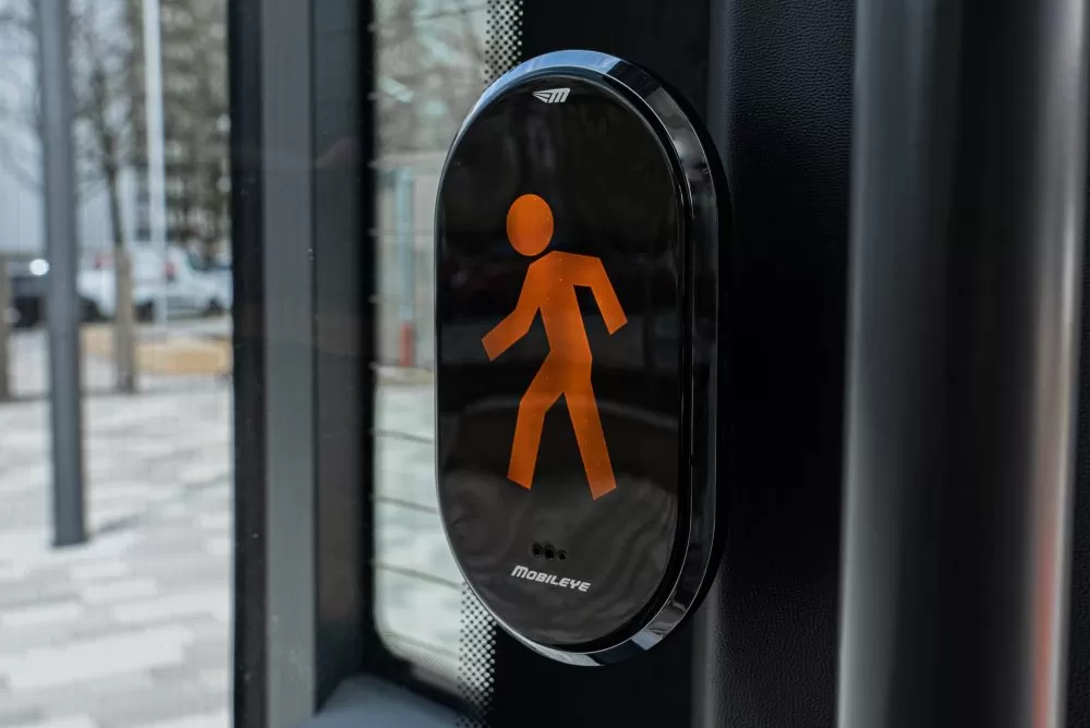 p bus eod turning assistance system 02 scaled e1657689256248