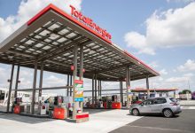 Franța: Reducerea de 12 eurocenți/litru la carburant oferită de TotalEnergies se aplică și camioanelor