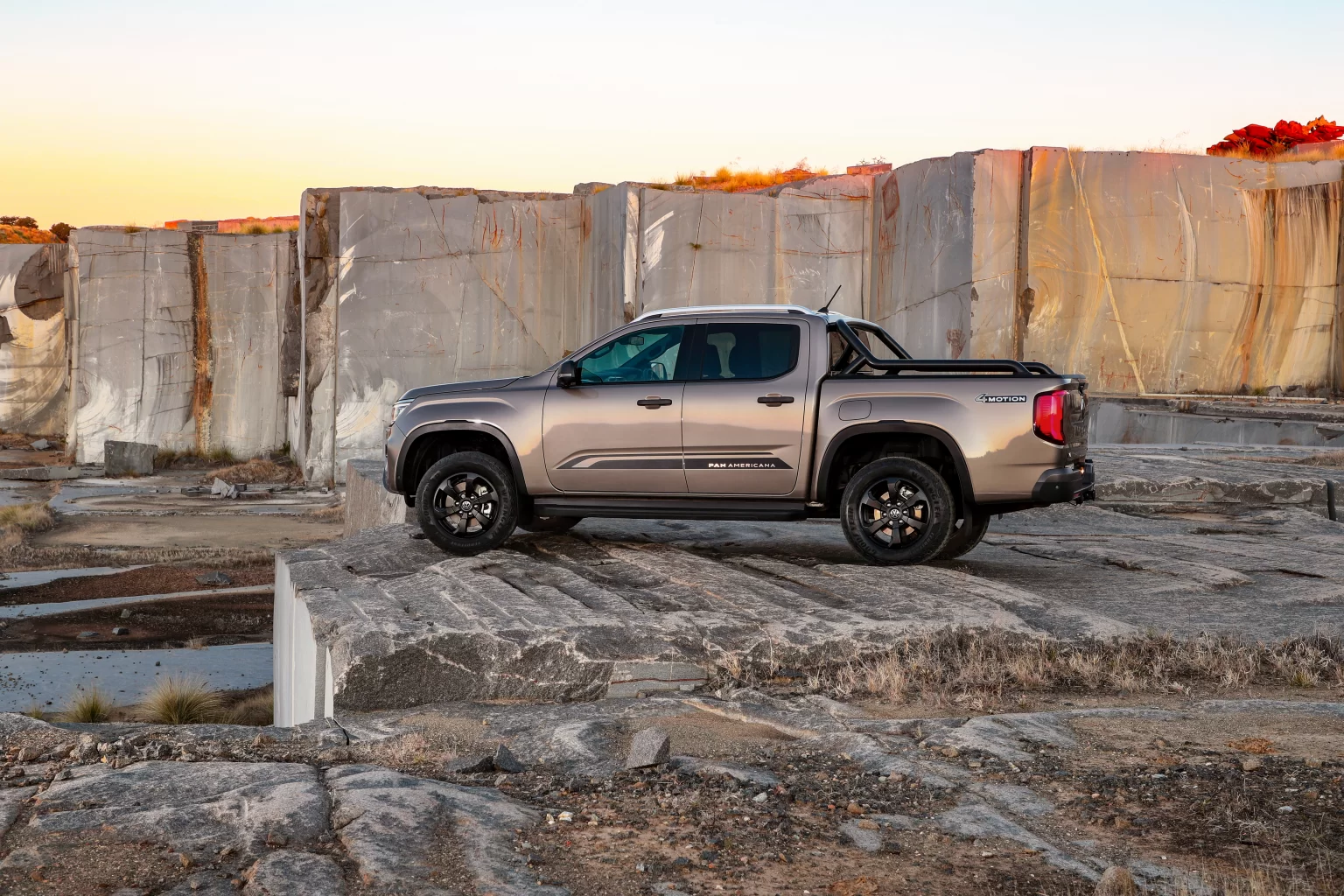 Noul VW Amarok vine cu un nou design și o sarcină utilă de 1,16 tone 4 uso 8841 2059246354
