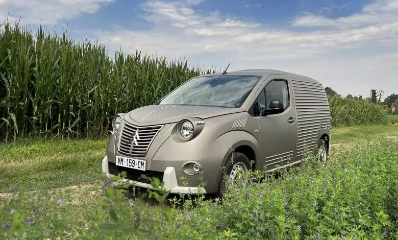 Citroën Berlingo transformat în 2CV Fourgonnette de Caselani