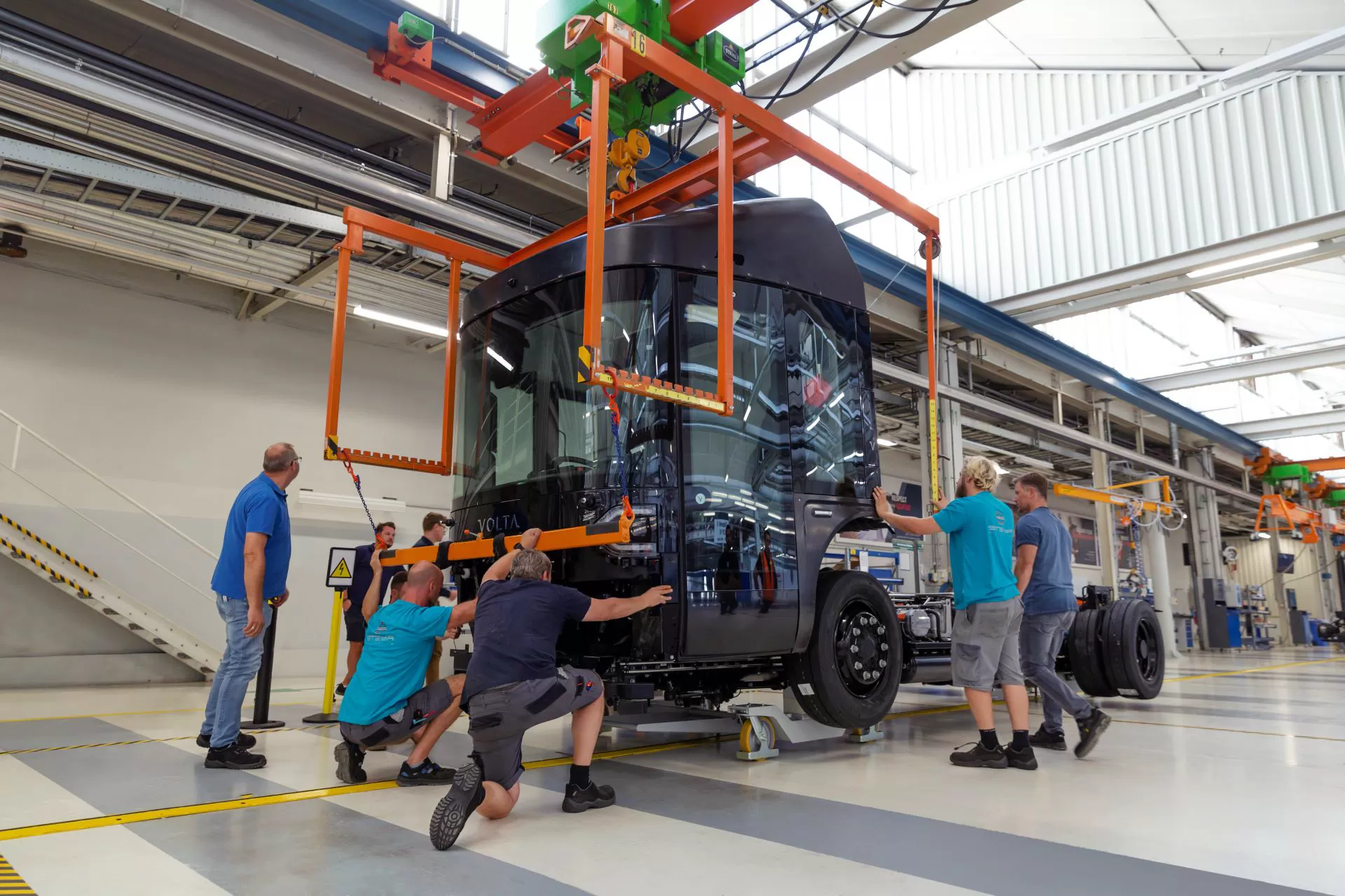 Primul camion electric Volta Zero a ieșit de pe linia de producție din Steyr 3 Primul camion electric Volta Zero a ieșit de pe linia de producție din Steyr
