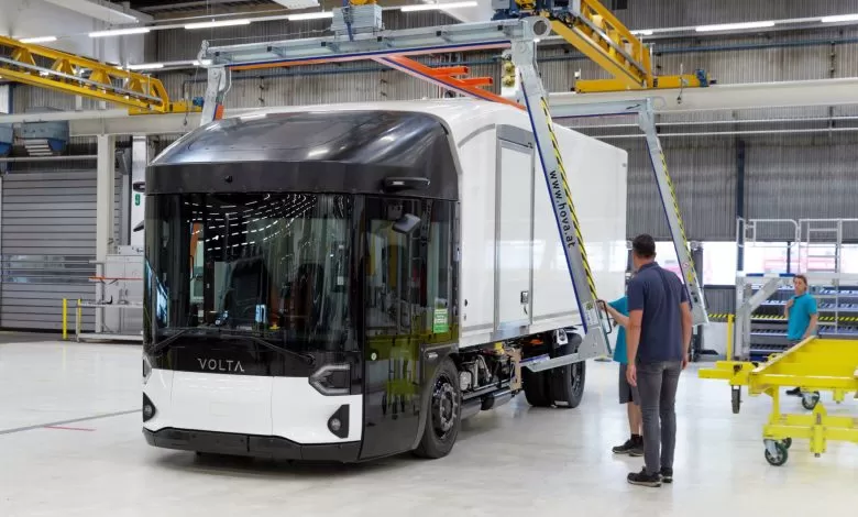 Steyr Automotive reia producția camioanelor electrice Volta 1 Primul camion electric Volta Zero a ieșit de pe linia de producție din Steyr