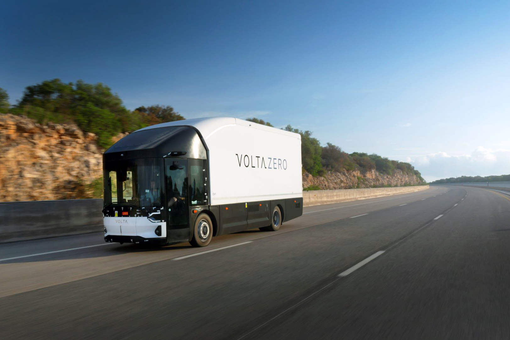 Primul camion electric Volta Zero a ieșit de pe linia de producție din Steyr