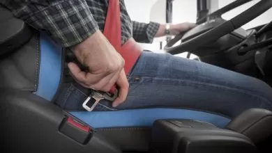 Sondaj: Unul din cinci șoferi de camion nu poartă centura de siguranță