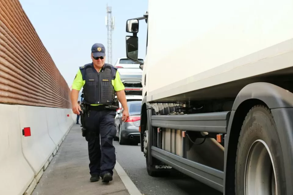Operațiunea Truck & Bus: Droguri și șoferi obosiți la volan 4 Operațiunea Truck & Bus: Droguri și șoferi obosiți la volan