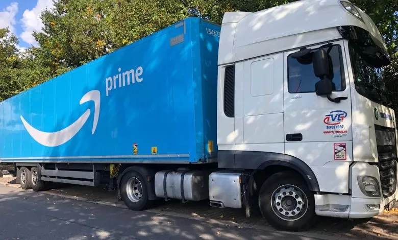 Șoferii de camion se plâng de lipsa facilităților la depozitul Amazon din Mönchengladbach 1 Șoferii de camion se plâng în continuare de lipsa facilităților la depozitul Amazon din Mönchengladbach