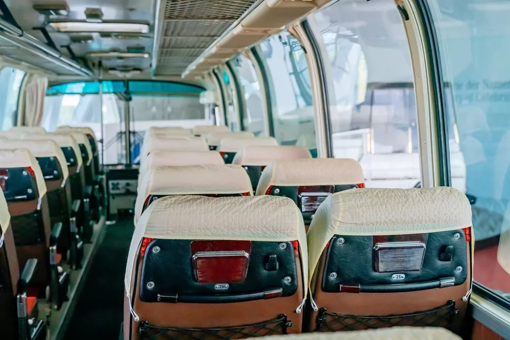 Ce dotări avea autocarul Mercedes-Benz O 302, care a transportat fotbaliștii la CM 1974 3 Ce dotări avea autocarul Mercedes-Benz O 302, care a transportat fotbaliștii la CM 1974