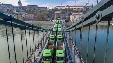 Podul cu Lanțuri din Budapesta testat cu 24 de camioane Ford Cargo