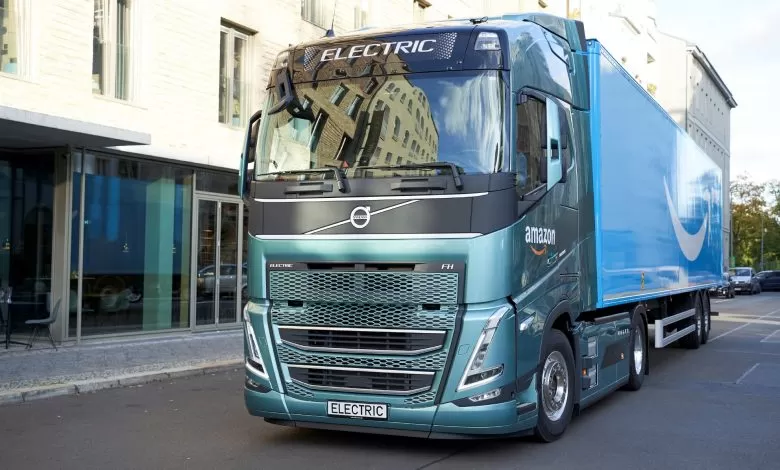 Volvo livrează primele camioane electrice produse cu oțel eco