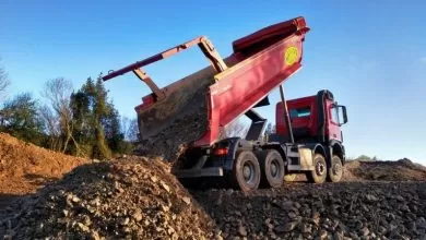 Despăgubire de 20.000 de euro pentru un șofer obligat să conducă un camion cu ITP nevalid