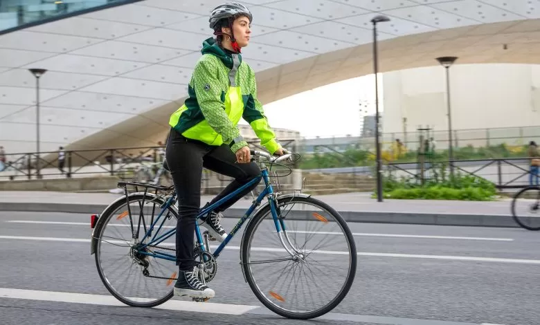 Continental a dezvoltat o jachetă pentru bicicliști foarte vizibilă
