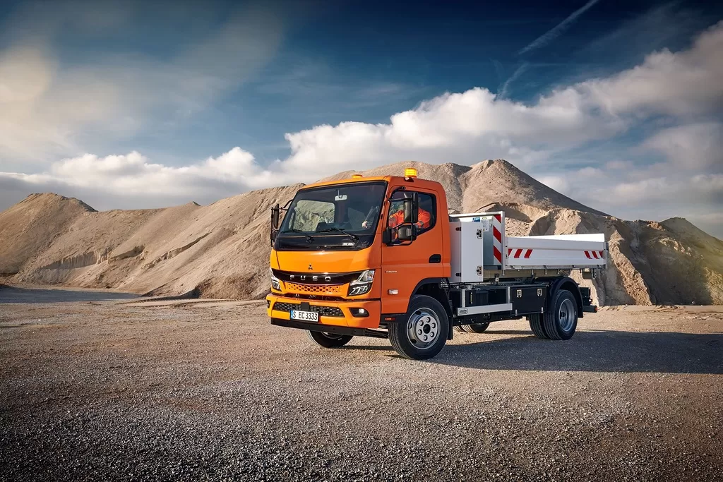 bauma 2022: FUSO a prezentat noua generație eCanter pentru construcții