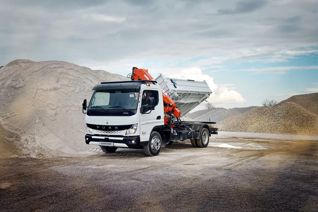 bauma 2022: FUSO a prezentat noua generație eCanter pentru construcții