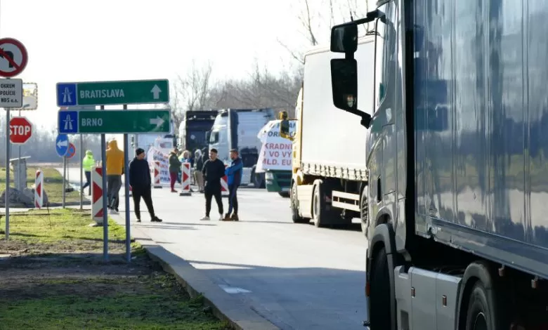 Transportatorii slovaci vor bloca autostrada D2 între Cehia cu Slovacia