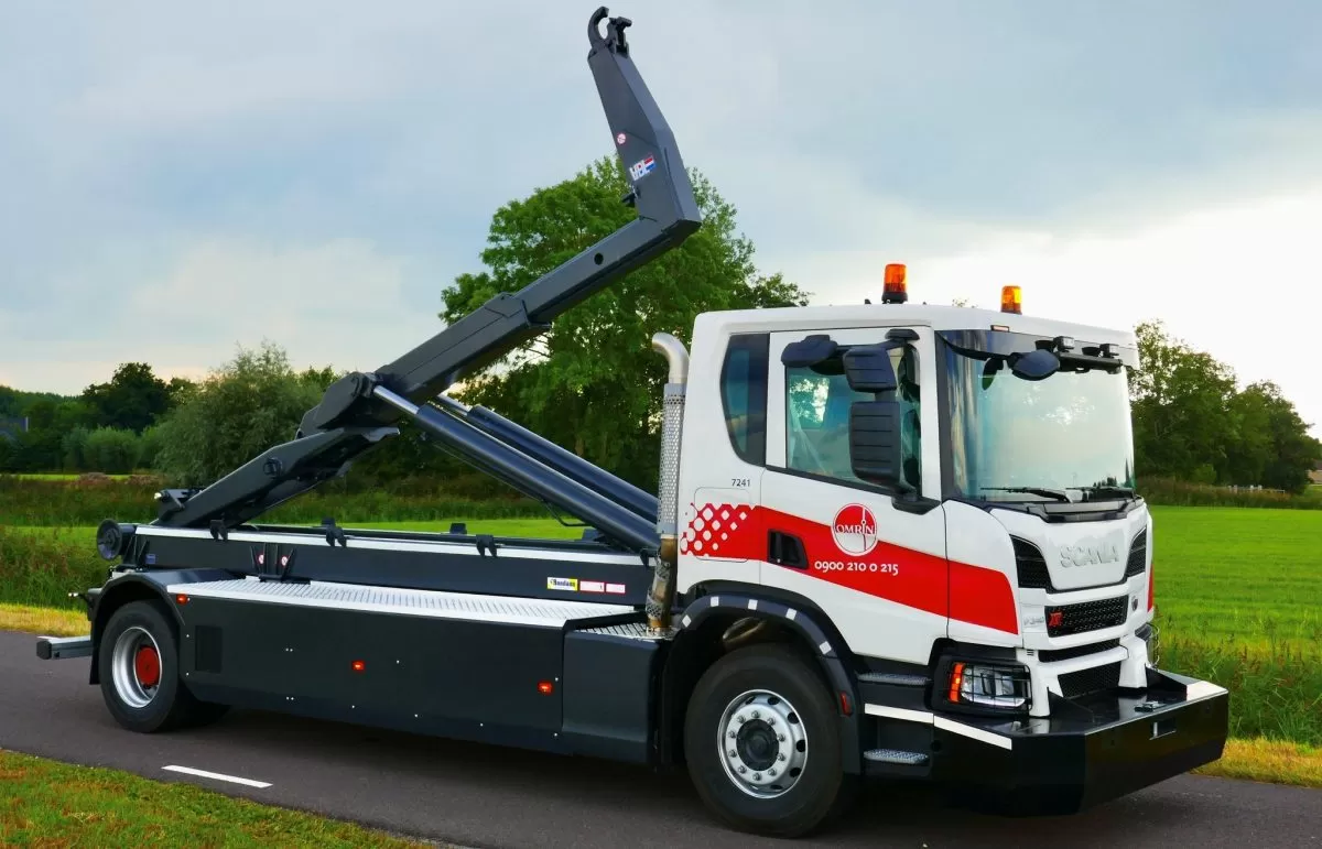 Camion Scania cu axă spate de 30 de tone