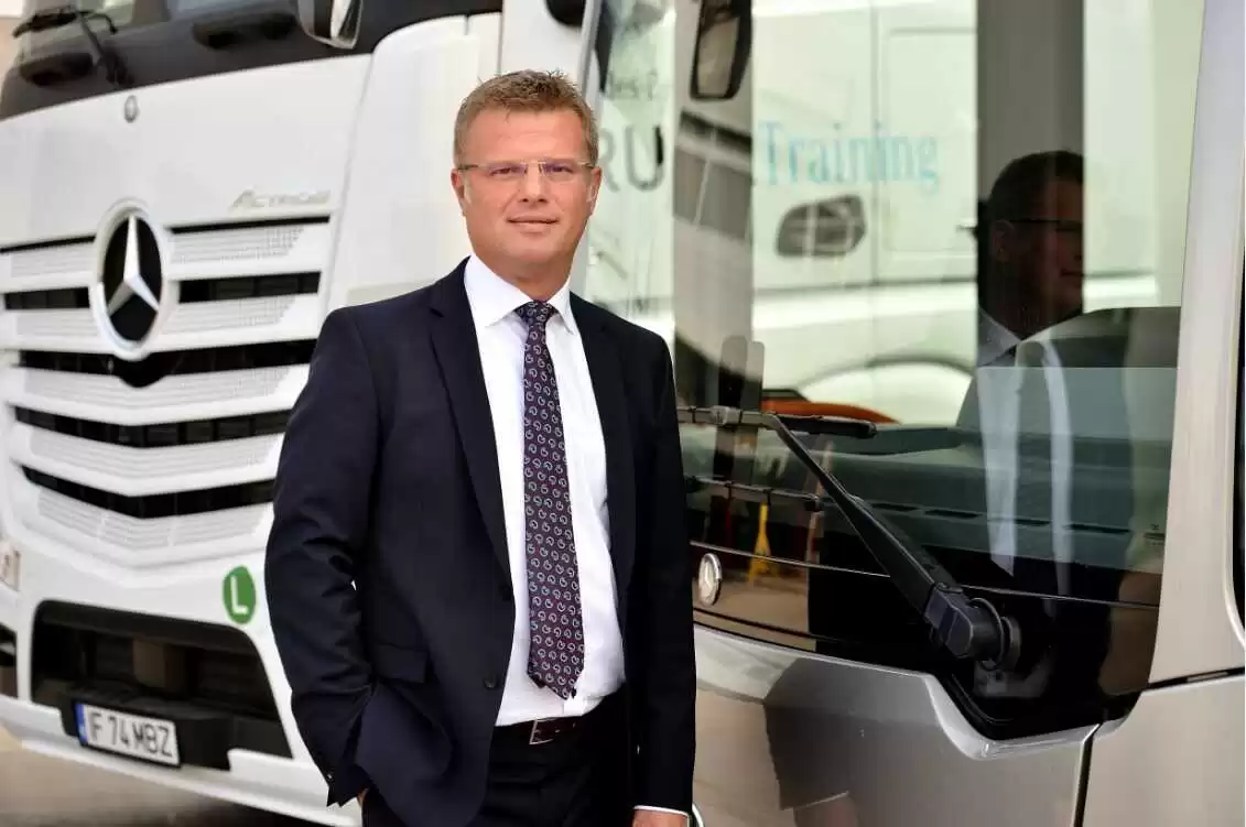 Flotă demo de camioane electrice eActros, disponibilă în România