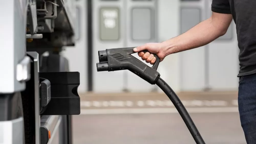 Milence, noua marcă de stații de încărcare a Volvo, Daimler și TRATON