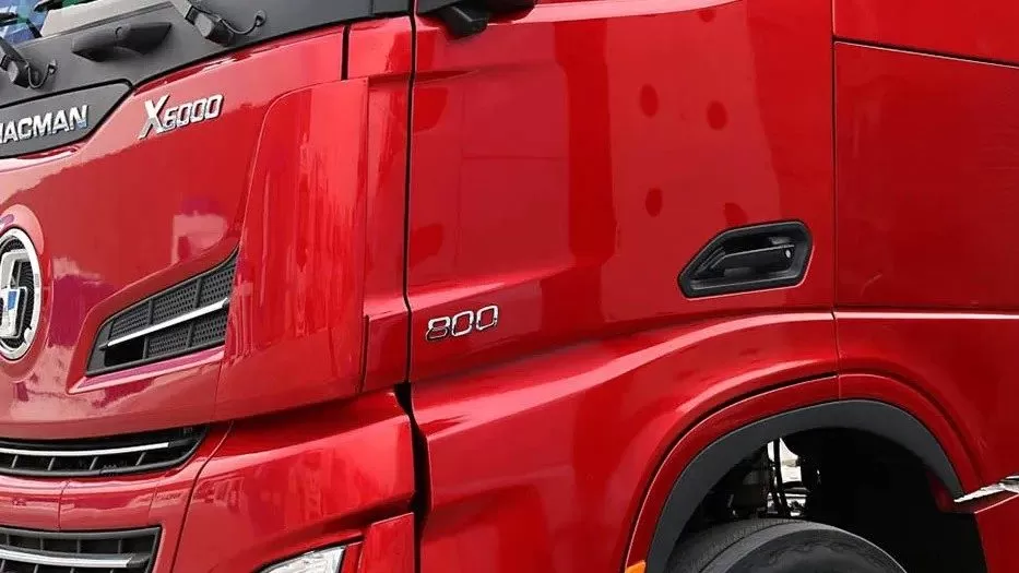 Shacman X6000 vine cu motor de 800 CP