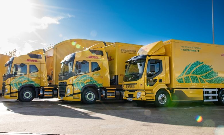 Volvo a livrat către DHL Parcel UK 6 camioane electrice și 30 autotractoare LNG