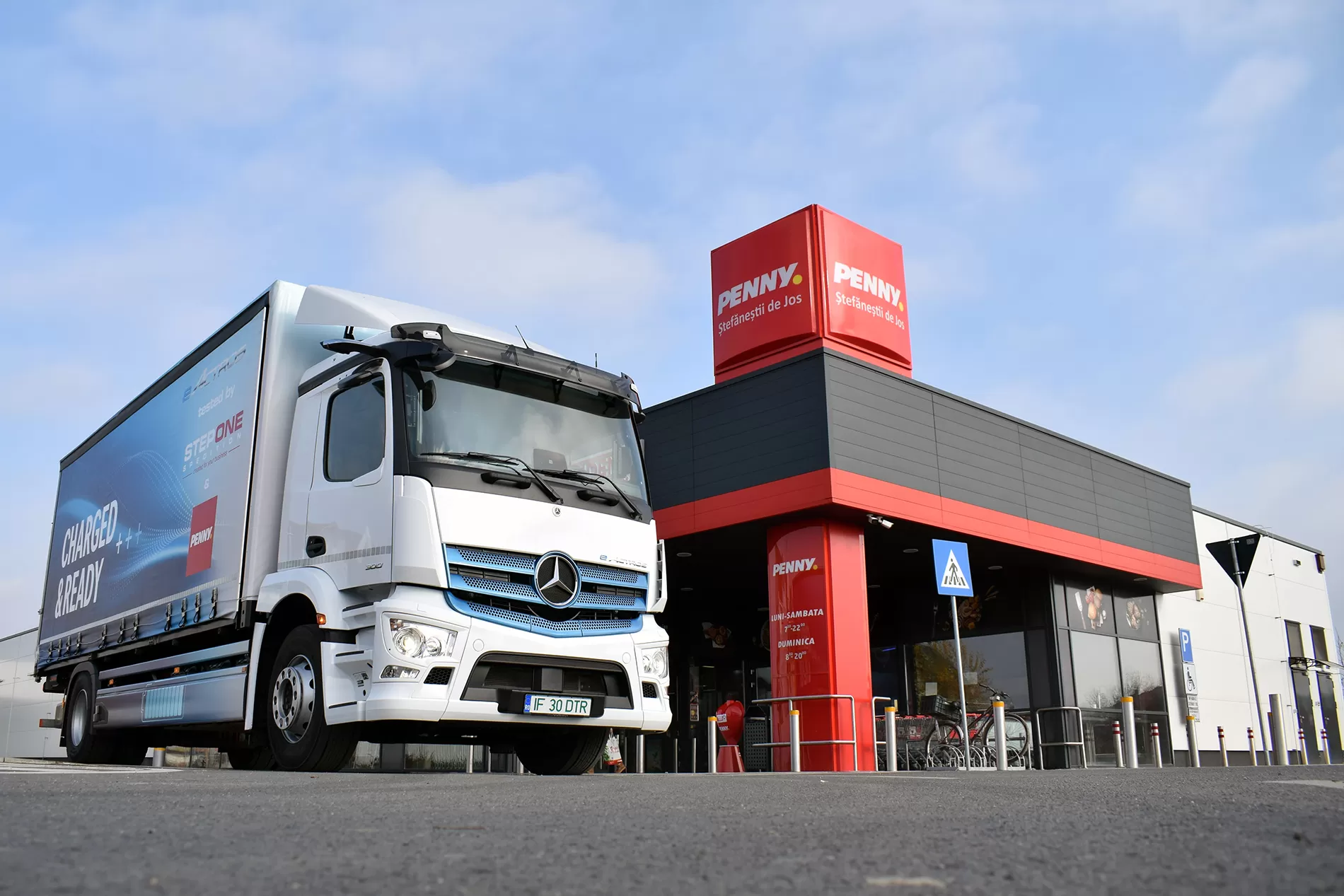 Camion electric eActros 300 în distribuția grea pentru PENNY România