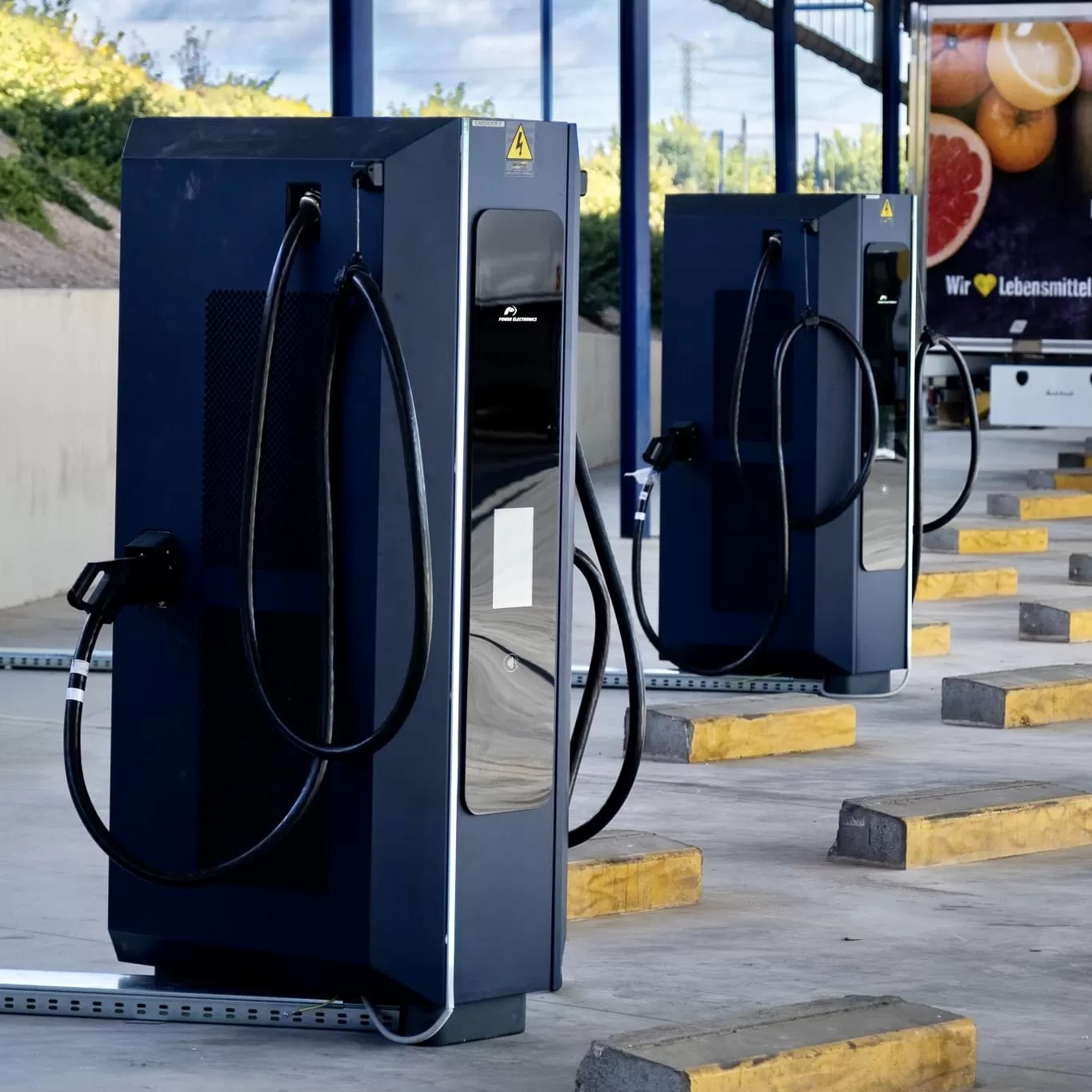 Primafrio a implementat 15 camioane electrice Volvo FH Electric în flotă