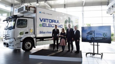 Mercedes livrează primul camion electric în România: eActros 400 pentru Blue River
