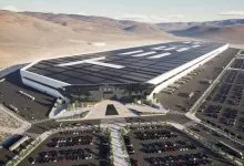 Tesla construiește o fabrică pentru camioanele Semi