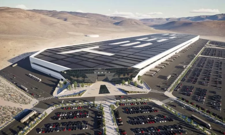 Tesla construiește o fabrică pentru camioanele Semi