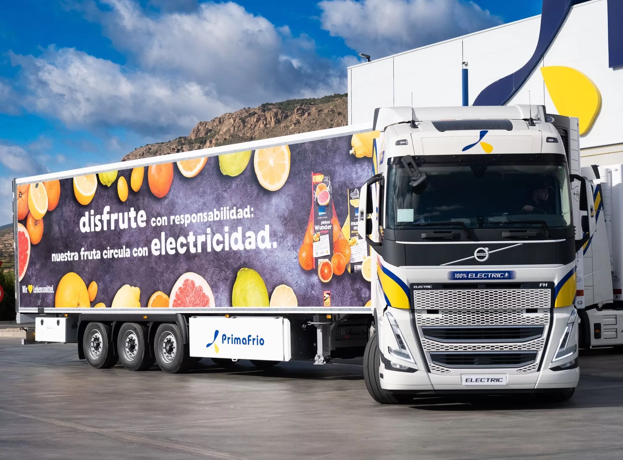 Primafrio a implementat 15 camioane electrice Volvo FH Electric în flotă