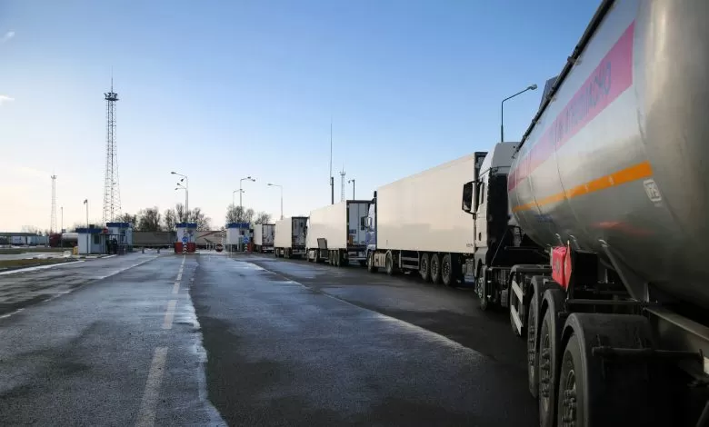 Belarus închide granița pentru camioanele poloneze