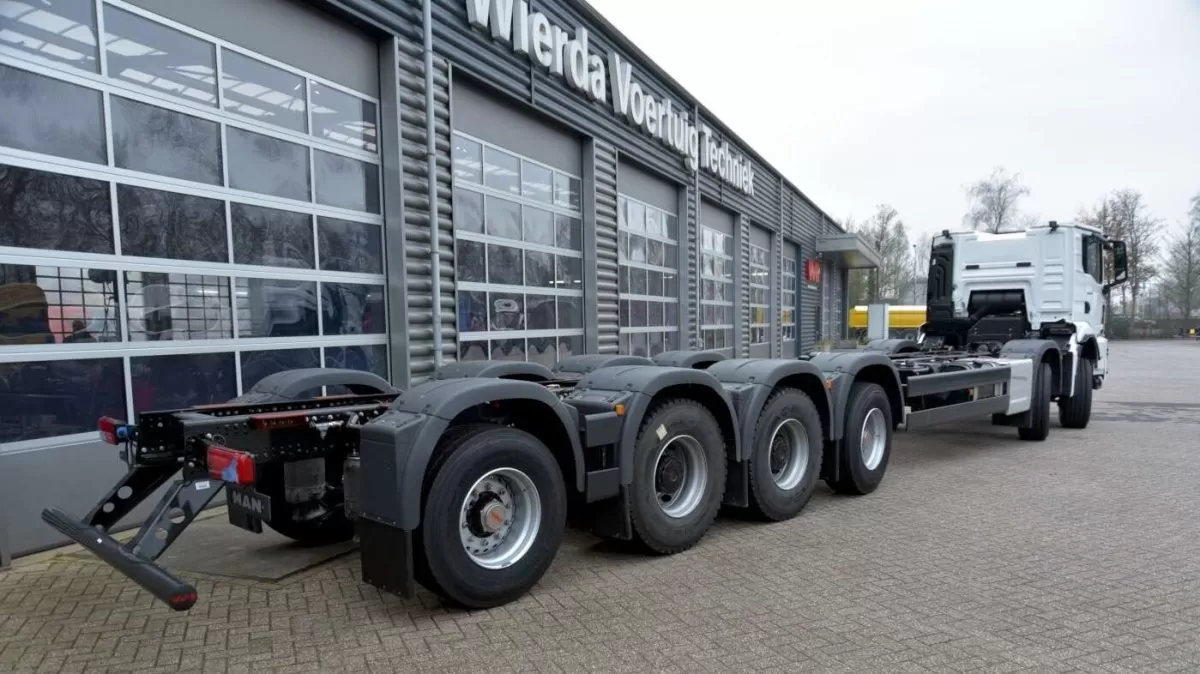 Șasiu MAN TGS de 14 metri lungime