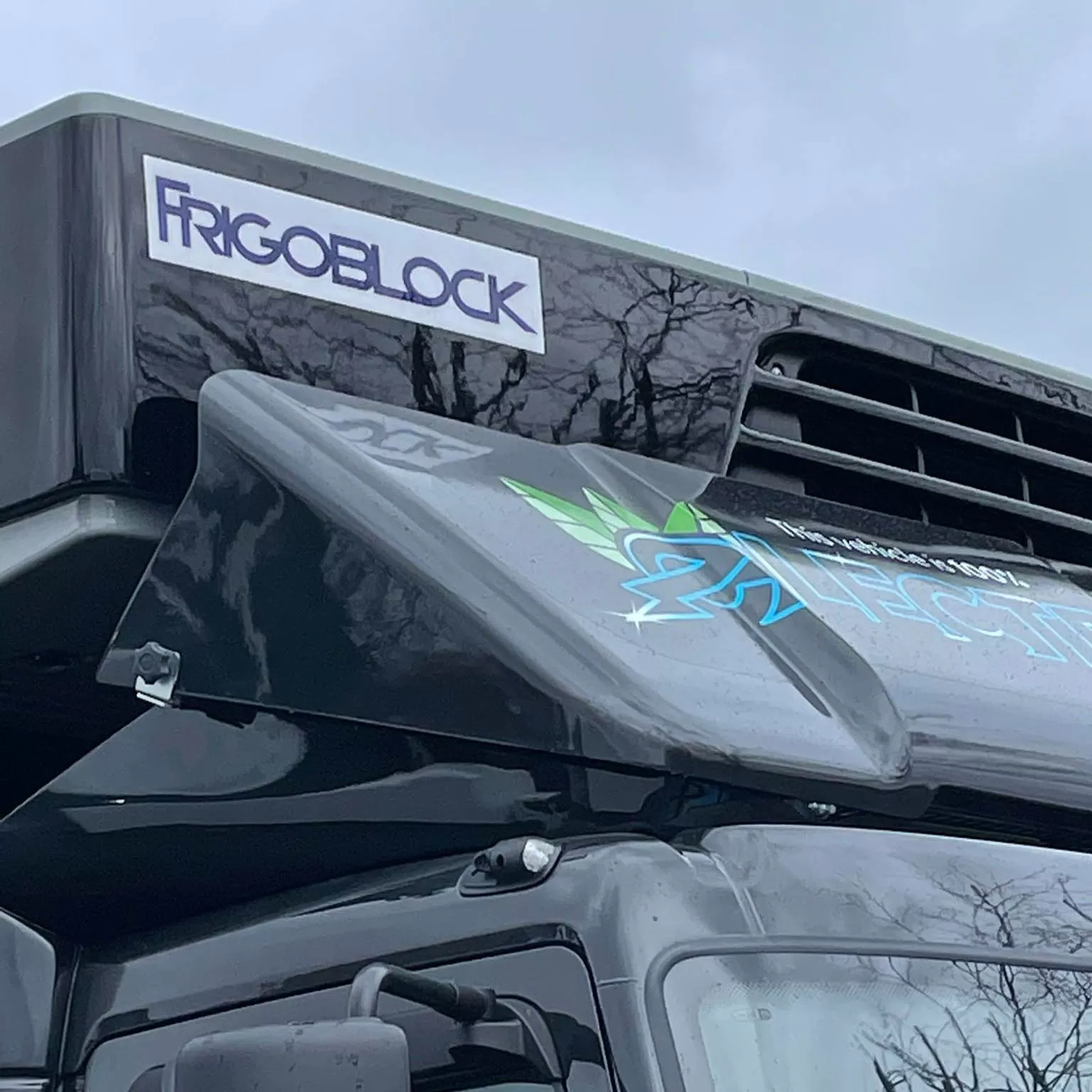 Brakes testează camioane electrice frigorifice, echipate cu agregate Frigoblock 3 Brakes testează camioane electrice cu temperatură controlată, echipate cu agregate Frigoblock
