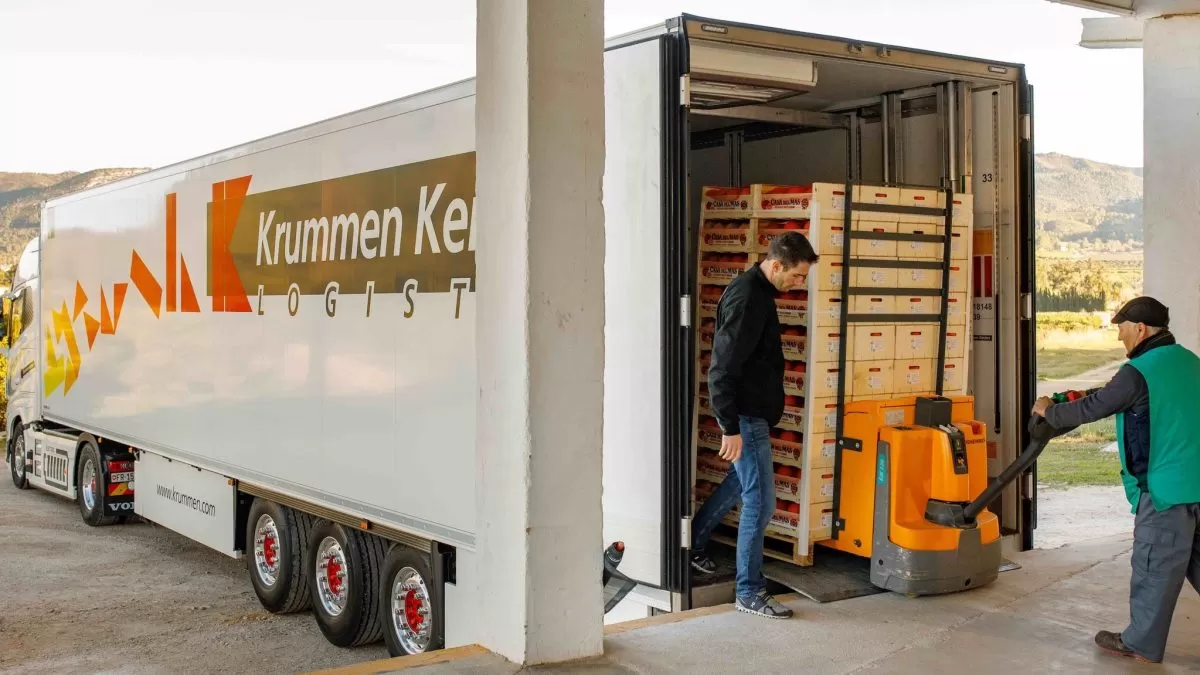 Cursă de 3.000 km cu un camion electric, cu 20 de tone de marfă