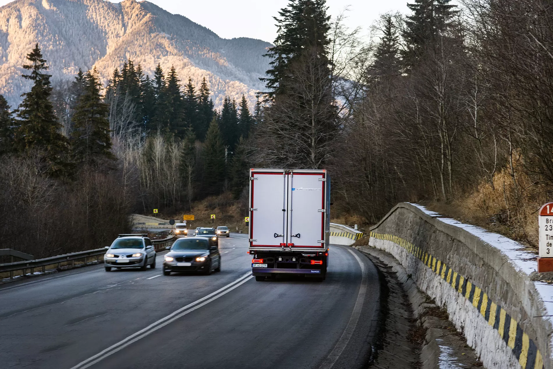 București - Brașov și retur cu un camion electric