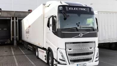 Primul transport de apă minerală transfrontalier cu un camion electric