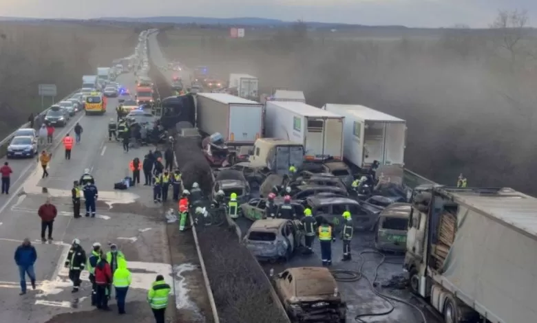 Accident cu peste 40 de camioane și autoturisme pe M1, în Ungaria 1 Accident cu peste 40 de camioane și autoturisme pe M1, în Ungaria
