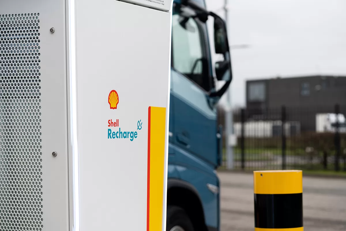 Kivits Drunen și-a instalat un încărcător rapid Shell pentru camionul său electric