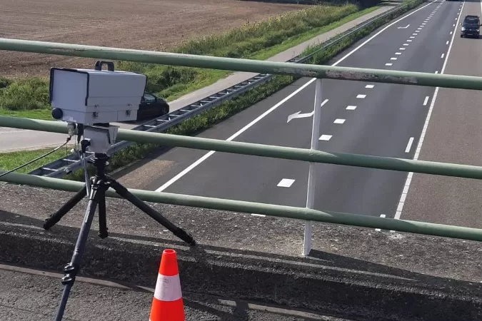 Olanda: Surprins cu telefonul la volan de două ori în decurs de o oră