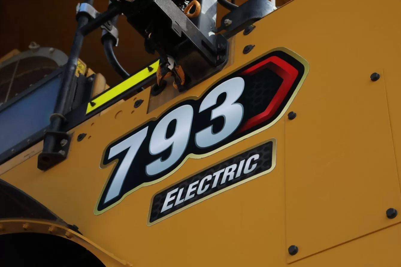 Cat 793, primul camion de mineri electric de la Caterpillar