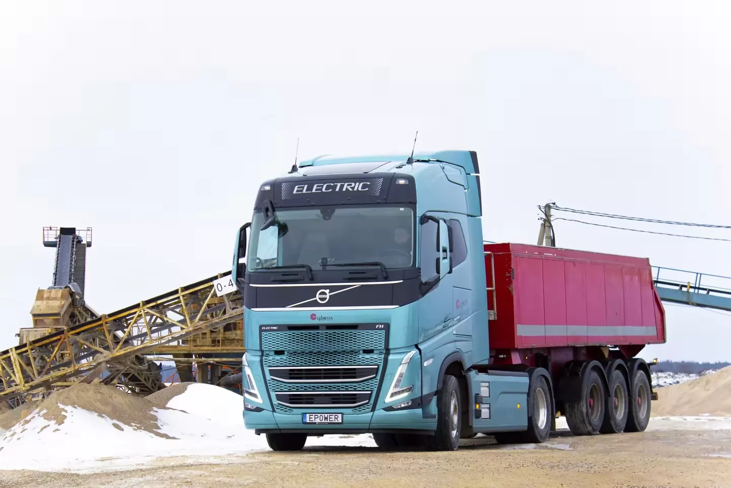Volvo FH Electric testat în transport de nisip