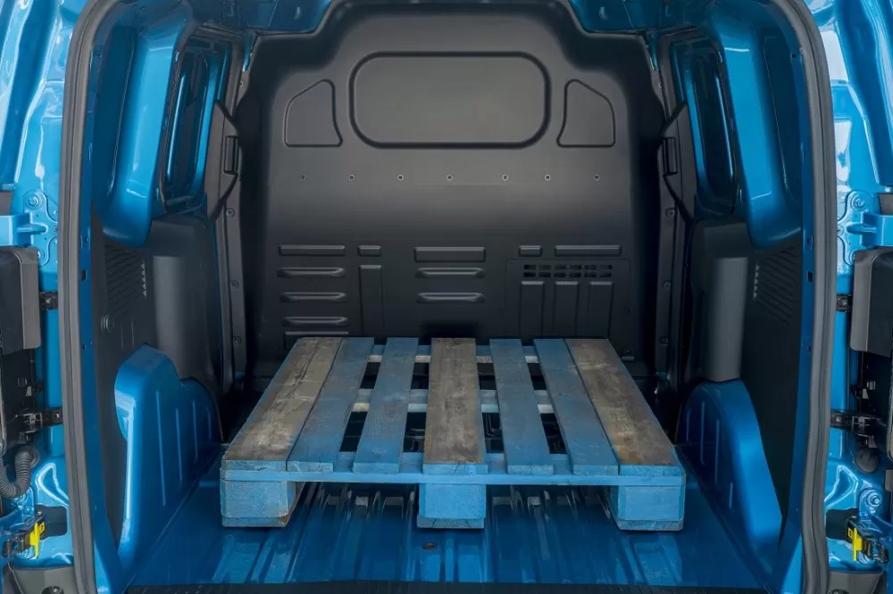 Ford prezintă modelul electric E-Transit Courier, care va fi produs la Craiova