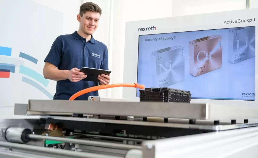 Bosch prezintă prima instalație automatizată de descărcare a bateriilor