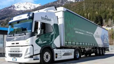Apa minerală Levissima livrată cu un cap tractor electric Volvo FM 1 Apa minerală Levissima livrată cu un cap tractor electric Volvo FM